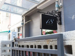 18 Boutique private clubhouse