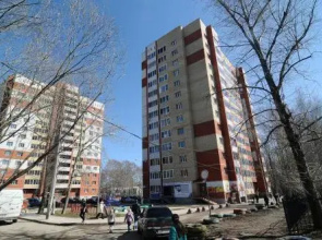 April on Kommunisticheskaya 77/2
