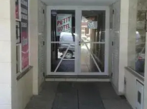 Petit Hotel