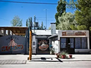 Hostel la Caverna