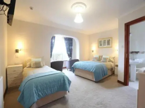 The Arches Country House
