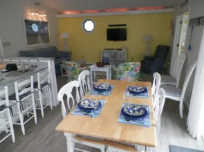 Sun Burns - 3 Br Home