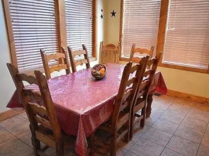 Alhambra - 3 Br condo by RedAwning