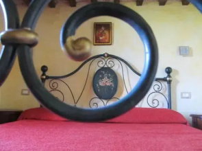 Casa Pindaro, immersa nel verde