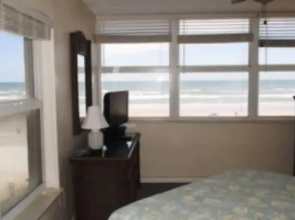 Traffic Free Beach  - 2BR 2 BA - 101 South Point