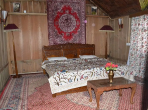 House Boat Czara