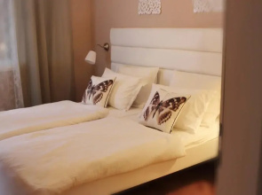 Guest House NO 9
