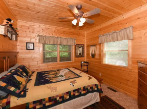 Crestview - 2 Br home by RedAwning