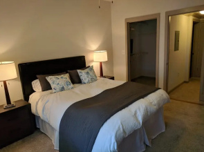 Midtown 240 By Homecomfortstay