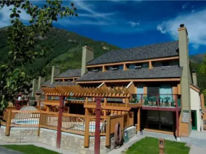 Horsethief Lodge by High Country Properties