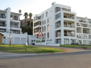 Point Village Accommodation - Santos 23
