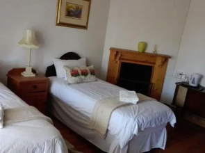 Three oaks B&B