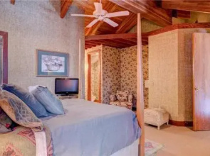 Pinnacle Condos