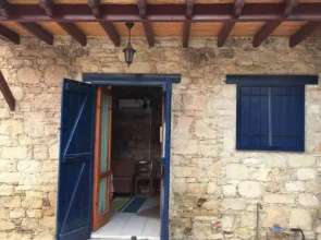 Iolandi House