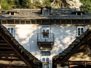 Palazzo Gamboni Swiss Historic Hotel