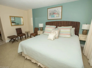 Inlet Reef 210 2 Bedroom Condo by RedAwning