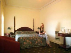 Lucas Hotel