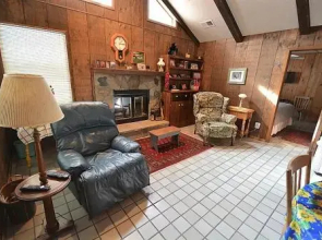 La Grange Cabin - 2 Br condo by RedAwning
