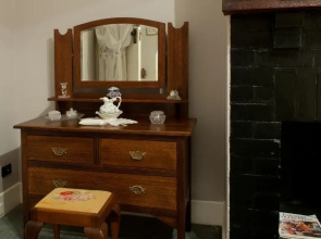 Linfield Cottage