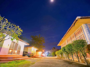 Bua Luang Nakara Resort