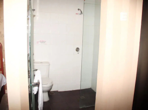ZEN Rooms Sedati Juanda