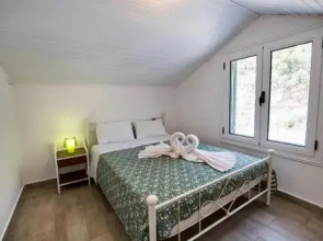 Seaview Traditional Attic