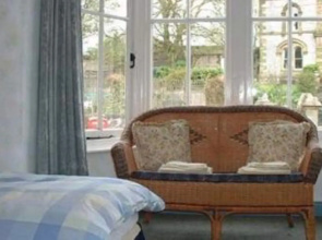 Rockingham Lodge