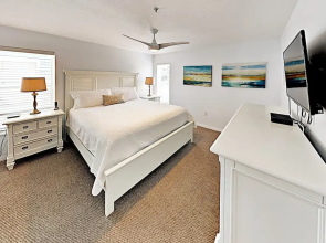 Unbeatable Beachside in Indian Rocks Beach by RedAwning