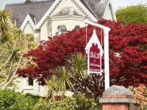 Oakhurst House B&B