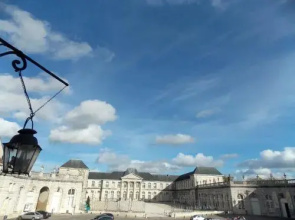 La Vue De Château
