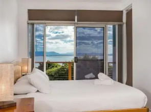 13 Brownell Drive Wategos Beach Beach House