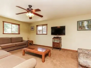 Hereford Lakehouse Custom Home 4 Br home by RedAwning