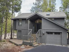 White Alder 6 - 3 Br home by RedAwning