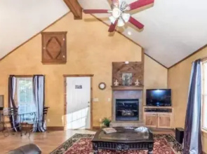 Appian Way Tuscan Cottage