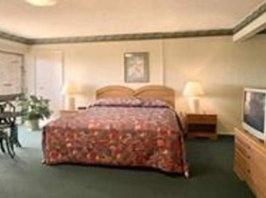 Super 8 Alexandria Macarthur