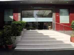 OYO Premium Ladowali Road