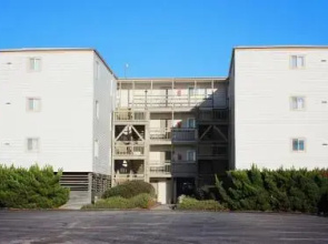 Sea Oats 2C - 2 Br condo by RedAwning