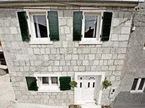 Holiday Home Listeši 1