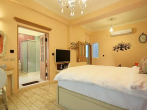 Avril Home