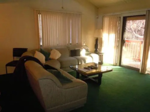 Two-Bedroom Deluxe Townhouse Unit #45 by Snow Summit Townhouses