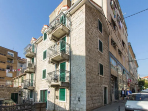 Split Center Apartments