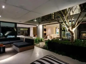 Restio River House