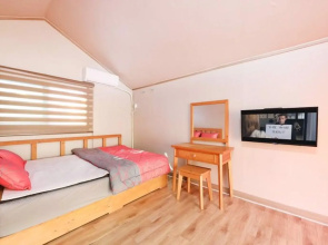 Gapyeong Hwangtoeun Pension and Glamping