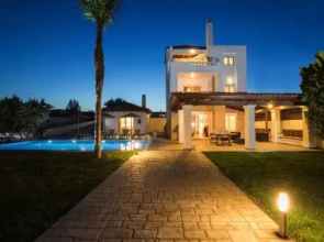 Gennadi Beach Villas - Waterfront Luxury Retreat with Private Beach