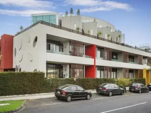 Executive Apartment With Bay Views