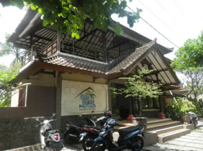 Sunshine Beach Bungalows and Restaurant