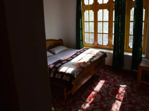 Yourdum Guest House