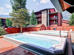 One-Bedroom Mountainside Condo D107