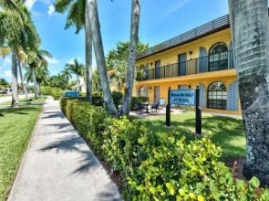 Le Monaco Condo at Olde Naples