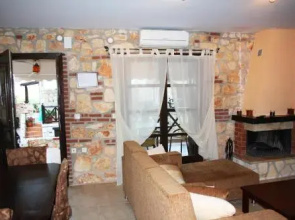 Stonehouse Ioannis
